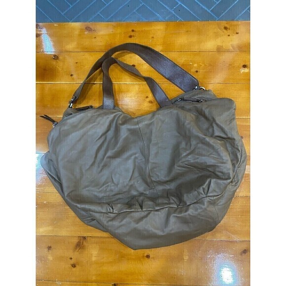 BCBG Large Leather Brown Hobo Lined Purse Shoulder Bag EUC - Picture 2 of 9